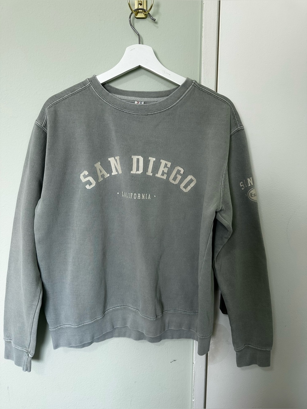 San Diego California Crewneck Sweatshirt - Faded Sage